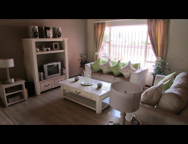 4 BEDROOM HOUSE FOR SALE IN MARAIS STEYN PARK